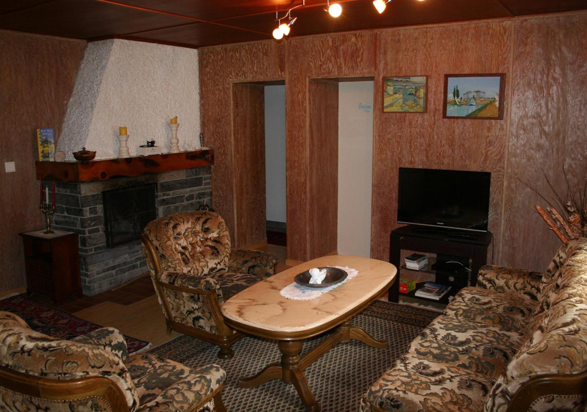 B&B Cafe De La Poste Agettes Exterior photo