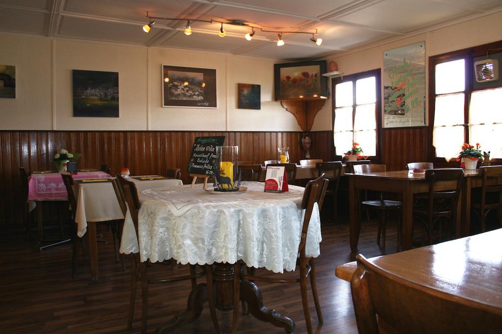 B&B Cafe De La Poste Agettes Exterior photo